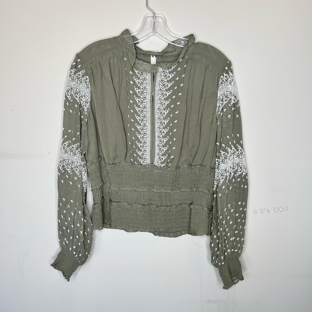 NWT Anthropologie Embroidered Puff Sleeve Blouse💋 - Picture 2 of 8